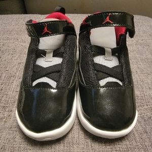 Nike Jordans toddler sneakers 8c